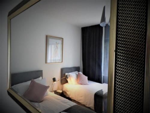Penilee Upper Apartment - image 10