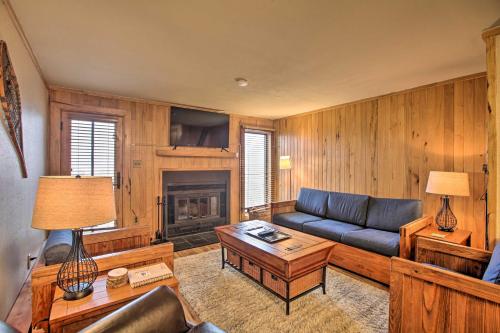 Slopeside Snowshoe Condo - Walk to Ski Lifts! - Apartment - Dunmore