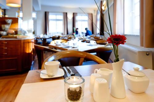 Restaurant, Hotel Am Alten Hafen in Wismar City Center