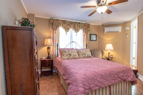 1913 Badin Inn in Badin, USA