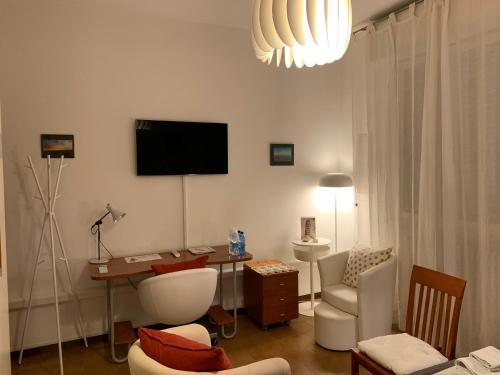 Pampero & Catona House - image 2