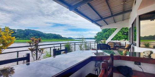 Tortuguero Adventures GuestHouse in Tortuguero