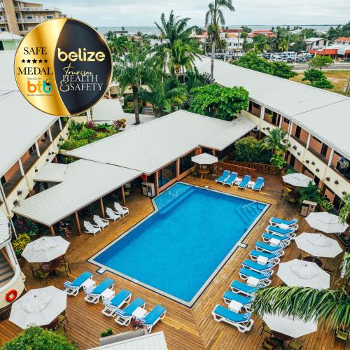 泳池, 西佳Plus伯利兹巴尔的摩广场酒店 (Best Western Plus Belize Biltmore Plaza) in 伯利兹市