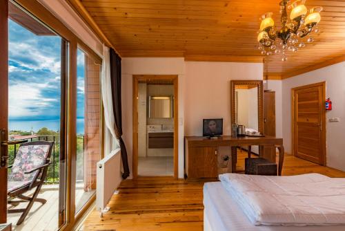  Assos Kayalar Terrace in Sazlı