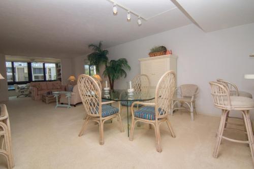 Nutmeg Village #212 - image 10