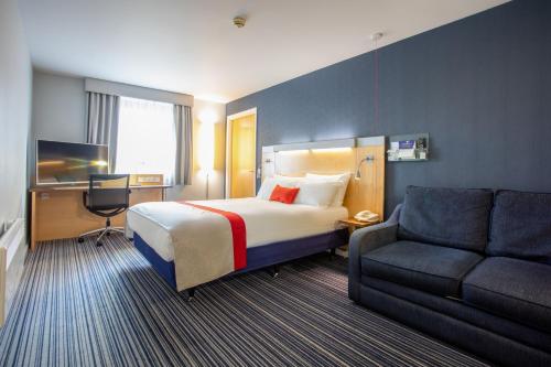 Holiday Inn Express Dunfermline an IHG Hotel - image 5
