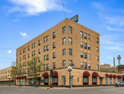 Quality Inn & Suites - main image