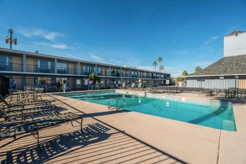 Econo Lodge Phoenix North I-17