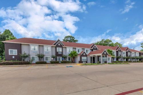 Quality Inn & Suites Longview I-20