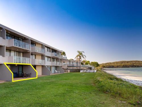 Harbourside 4 ground floor on the waterfront in Port Stephens