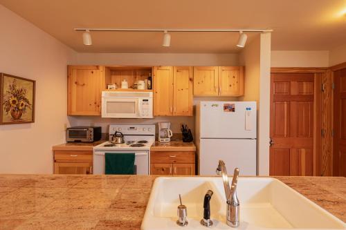 Targhee Rentals 414 Teton Creek Resort Driggs ID - image 3