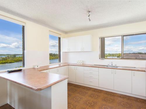 Dolphin Place 05, Tuncurry (photo 5)