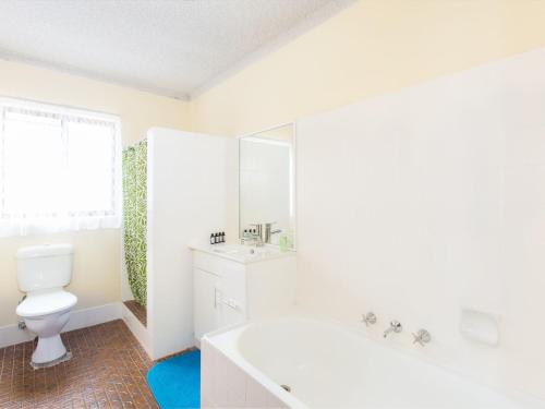 Dolphin Place 05, Tuncurry (photo 9)