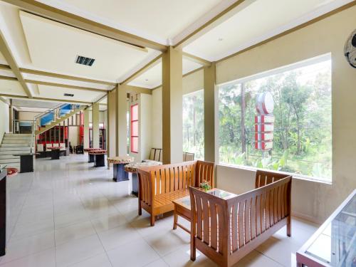 ห้องอาหาร, Urbanview Hotel Bergas Indah Bandungan by RedDoorz in บันดุงกัน