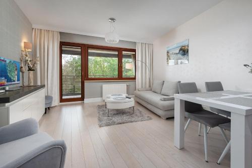 One-Bedroom Suite with Access to Swimming Pool and Sauna