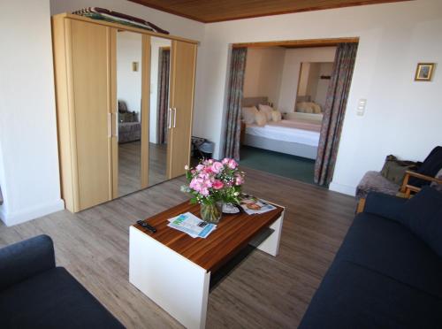 Pokój gościnny, Hotel Zur schonen Aussicht in Gromitz