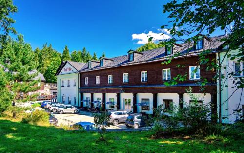 . Hotel Džbán