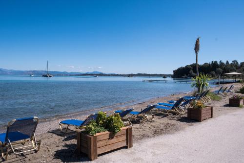 Christina Beachfront Rooms By Hotelius