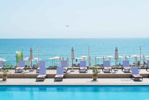 274776301 The Palace Hotel, Sunny Day