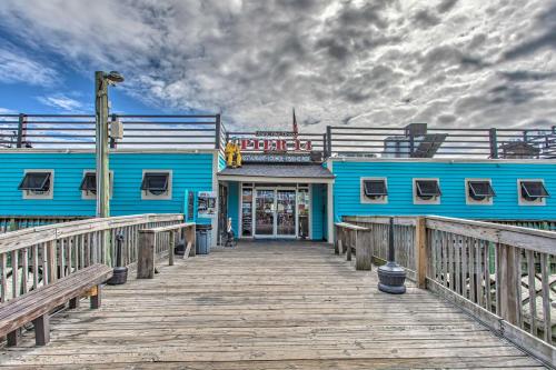 Beachy Condo Pool Access and Walk to Boardwalk - image 3