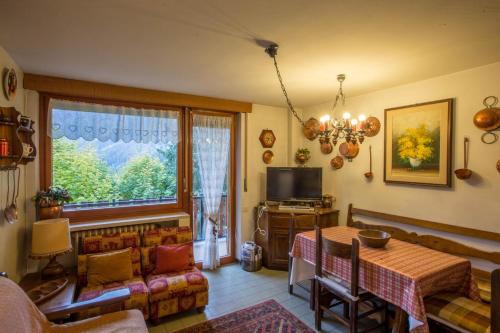 ALTIDO Apt for 7 with Terrace and Exceptional Location - Apartment - Courmayeur