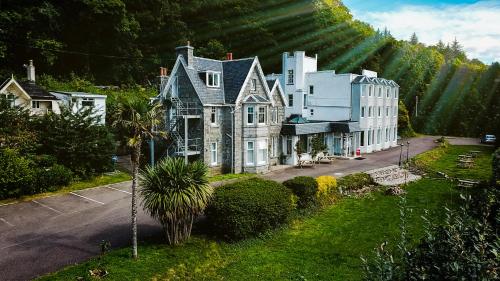 The Lodge on the Loch by OYO Hotel de charme Glen Gour