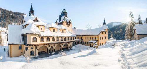 Foto 1: Naturhotel Schloss Kassegg