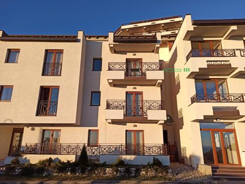 Apartment H8 at Milmari Resort - image 4