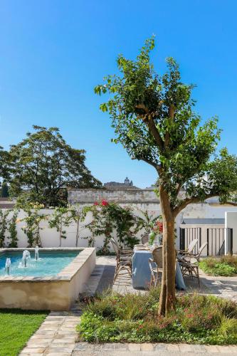 Garden, Hotel Bodega Tio Pepe in Jerez de la Frontera