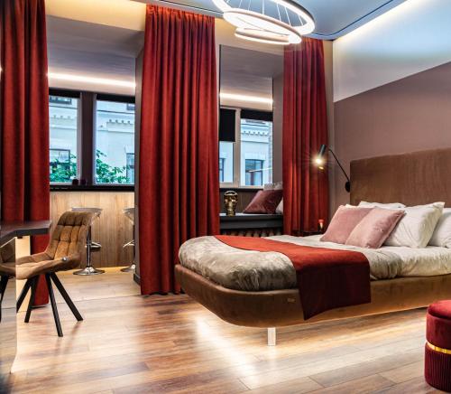 Luxury Upscale Apartments On Maydan