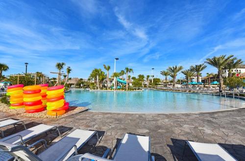 Happy Kids Staying in Donald Duck - image 7