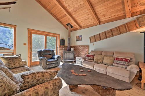 Remote Cabin with Fire Pit 3 Miles to Stowe Mtn! - Stowe