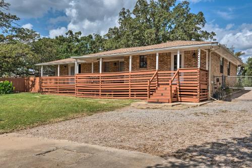 Idyllic Horseshoe Bay Home Less Than 1 Mi to Lake LBJ - image 5