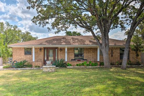 Idyllic Horseshoe Bay Getaway < 1 Mi to Lake LBJ in Horseshoe Bay (TX)