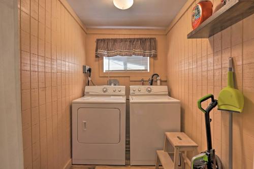 Rustic Retreat with Deck 2 Mi From Gatlinburg! - image 7