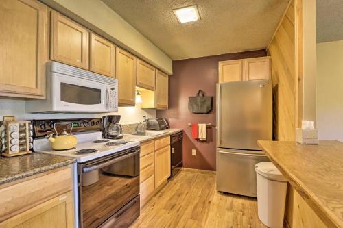 Steamboat Springs Condo with Hot Tub 1Mi to Ski - image 2