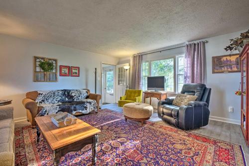 Homey Horse Farm Hideaway about 6 Mi to KY Horse Park! in Lexington, USA
