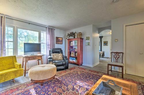 Homey Horse Farm Hideaway about 6 Mi to KY Horse Park! in Lexington, USA