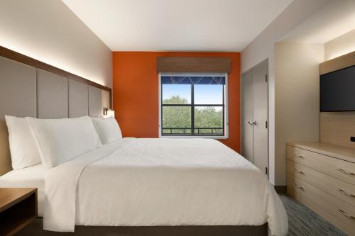 2 bedrooms, 3 beds