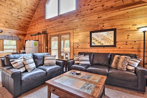 Homey Sevierville Cabin with Deck Near Pigeon Forge! in Sevierville, USA