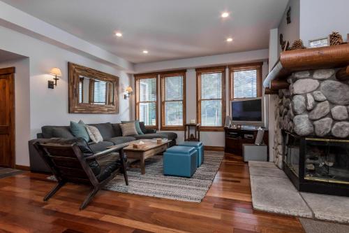 Snowcreek # 883 - Phase V - image 3