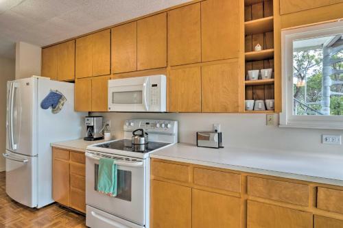 Spacious Lake Travis Home with Private Deck and Views! in Volente, USA