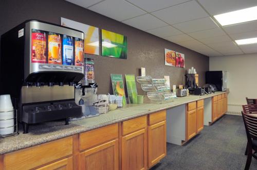 Quality Inn Stadium Area - image 10