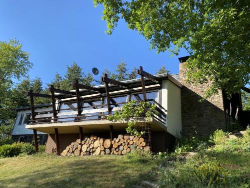 Modern Holiday Home near Forest