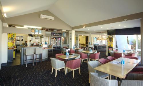 Pub/Lounge, Argosy Motor Inn                                                                             in Devonport