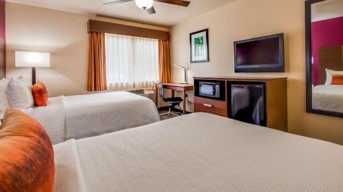 Best Western Pineywoods Inn