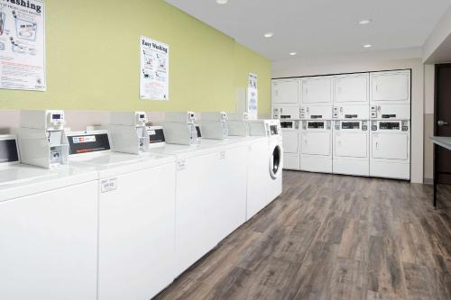 Woodspring Suites Orlando International Drive - 편의 시설/서비스