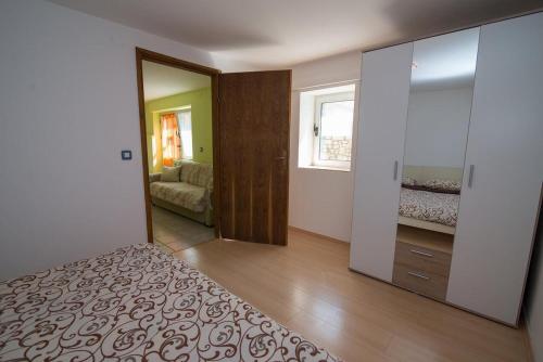 Apartments by the sea Veli Losinj, Losinj - 8031