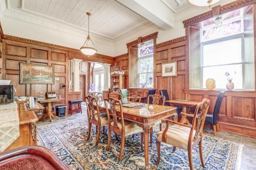 School House Bed and Breakfast C.1859