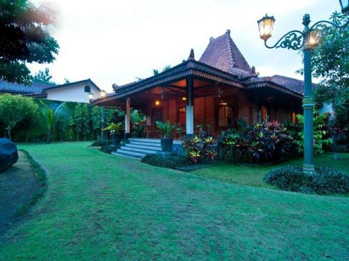 Alam Jogja Resort Mitra RedDoorz - Turi